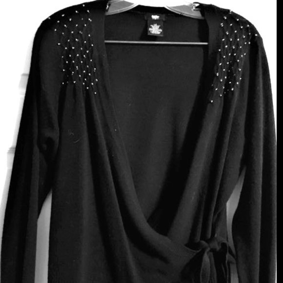 Vintage Crossover Sweater - Picture 4 of 9